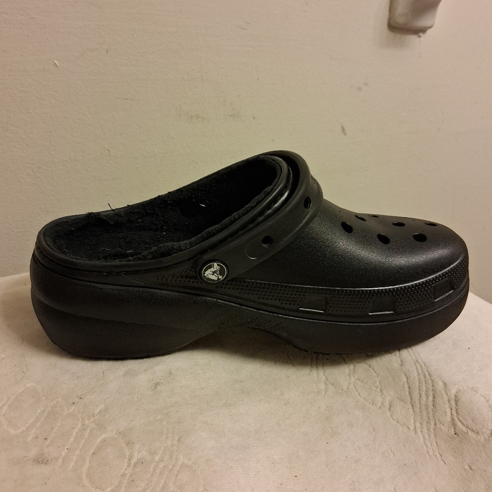 CROCS Black Classic Clogs - Picture 8 of 16